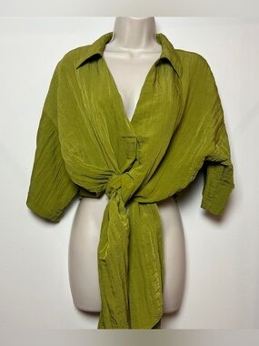H&M Chartreuse Cross Tie-Front 1/4 V Neck 3/4 Sleeve Top